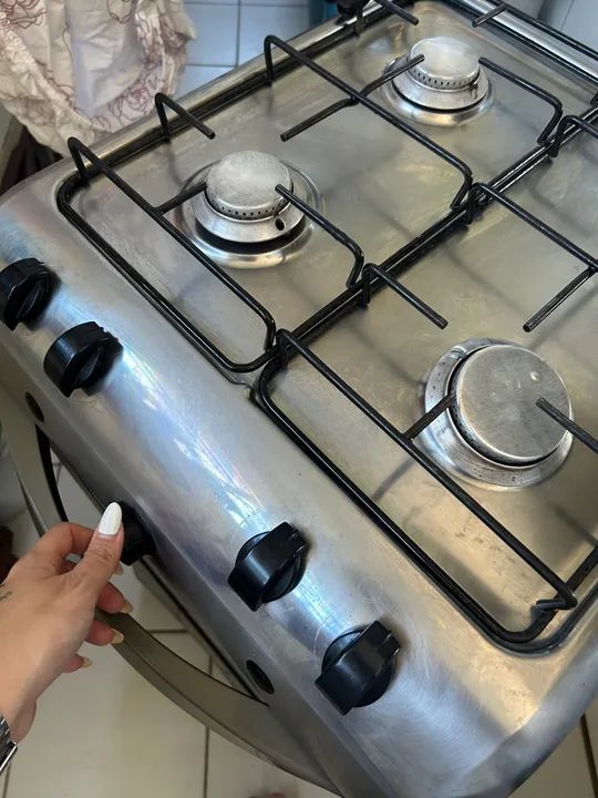 Fogão 4 bocas com forno - ótimo estado - Foto 2