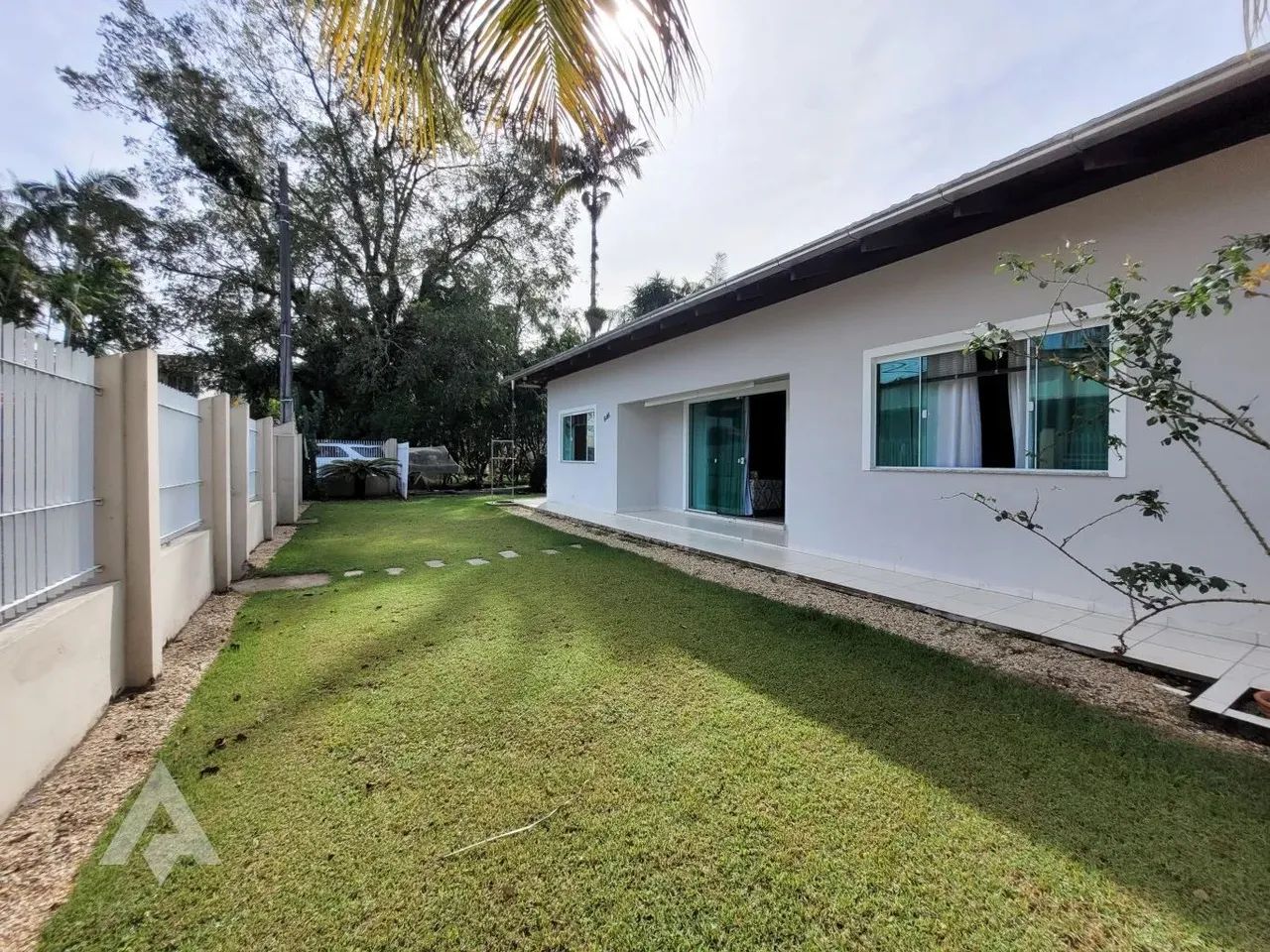 Terreno industrial à venda com 4.080 m², frente de 40 m e fácil acesso à BR-470. - Foto 2