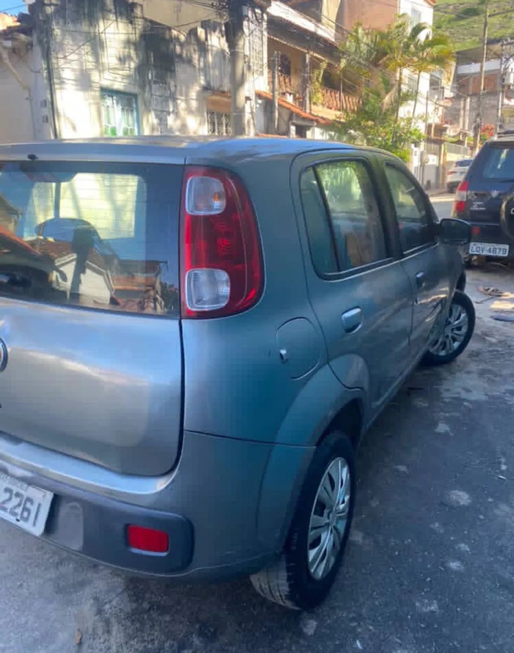 Fiat Uno Vivace Celeb. 1.0 EVO F.flex 8V 5P 2011 - Foto 4