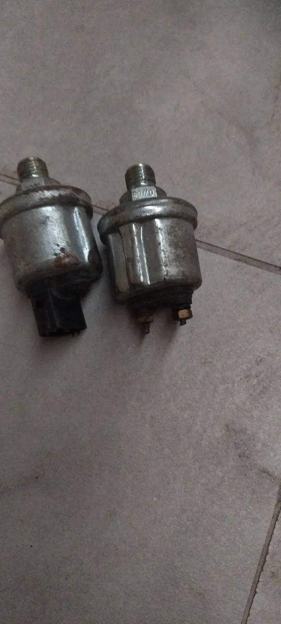 Vendo dois sensores dá escania 112 um do óleo outro dá pressão  - Foto 3