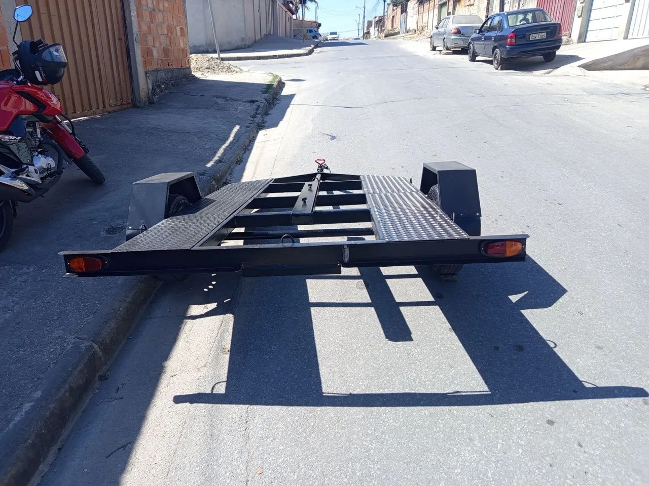 Carretinha para transporte de motos e cargas