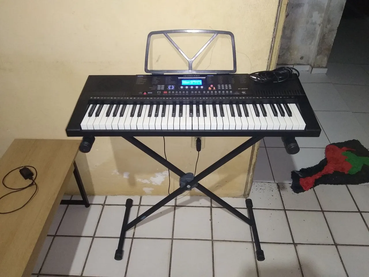 Teclado Concert c-300 iniciante