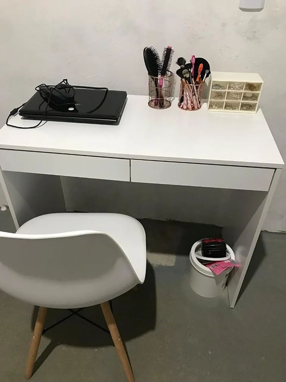 Mesa para computador 1.20 branca com cadeira 
