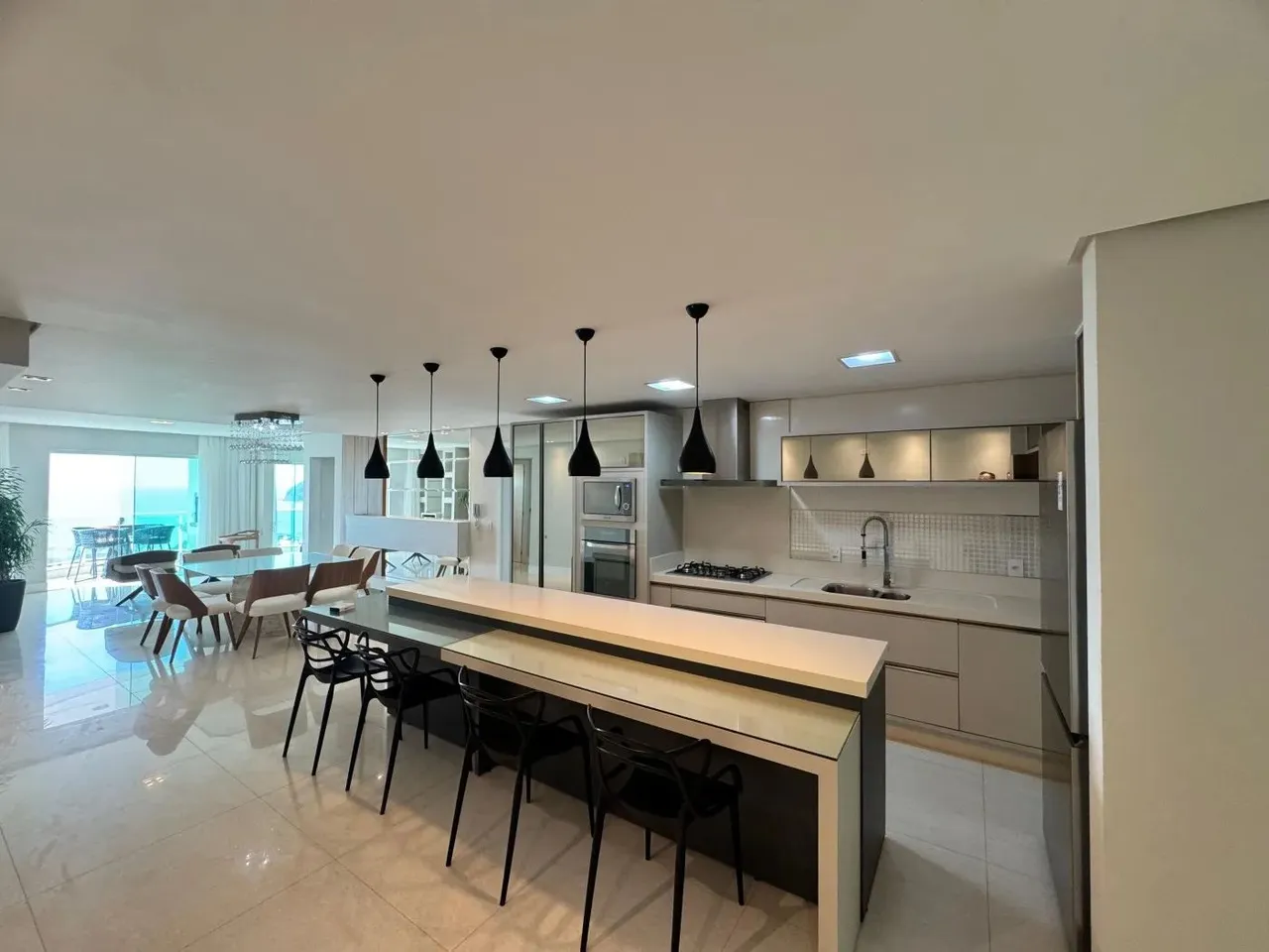 Apartamento para Locação em Itajaí, Cabeçudas, 5 dormitórios, 5 suítes, 1 banheiro, 4 vaga