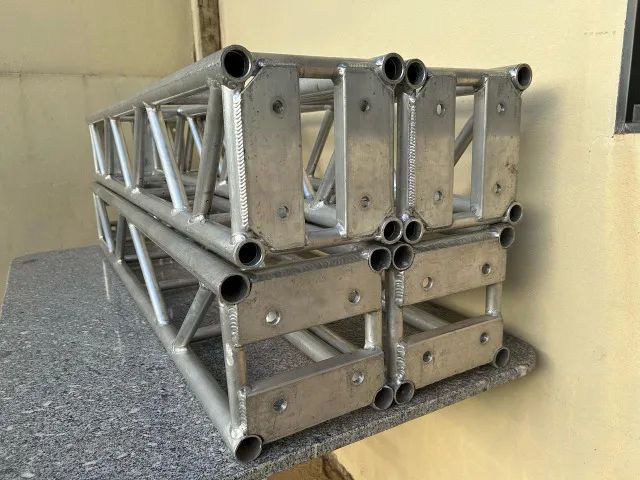 04 Peças de Treliça Box truss estrutura Q25 AL25 Aluminio Auratec 1,5 metros cada - Foto 3