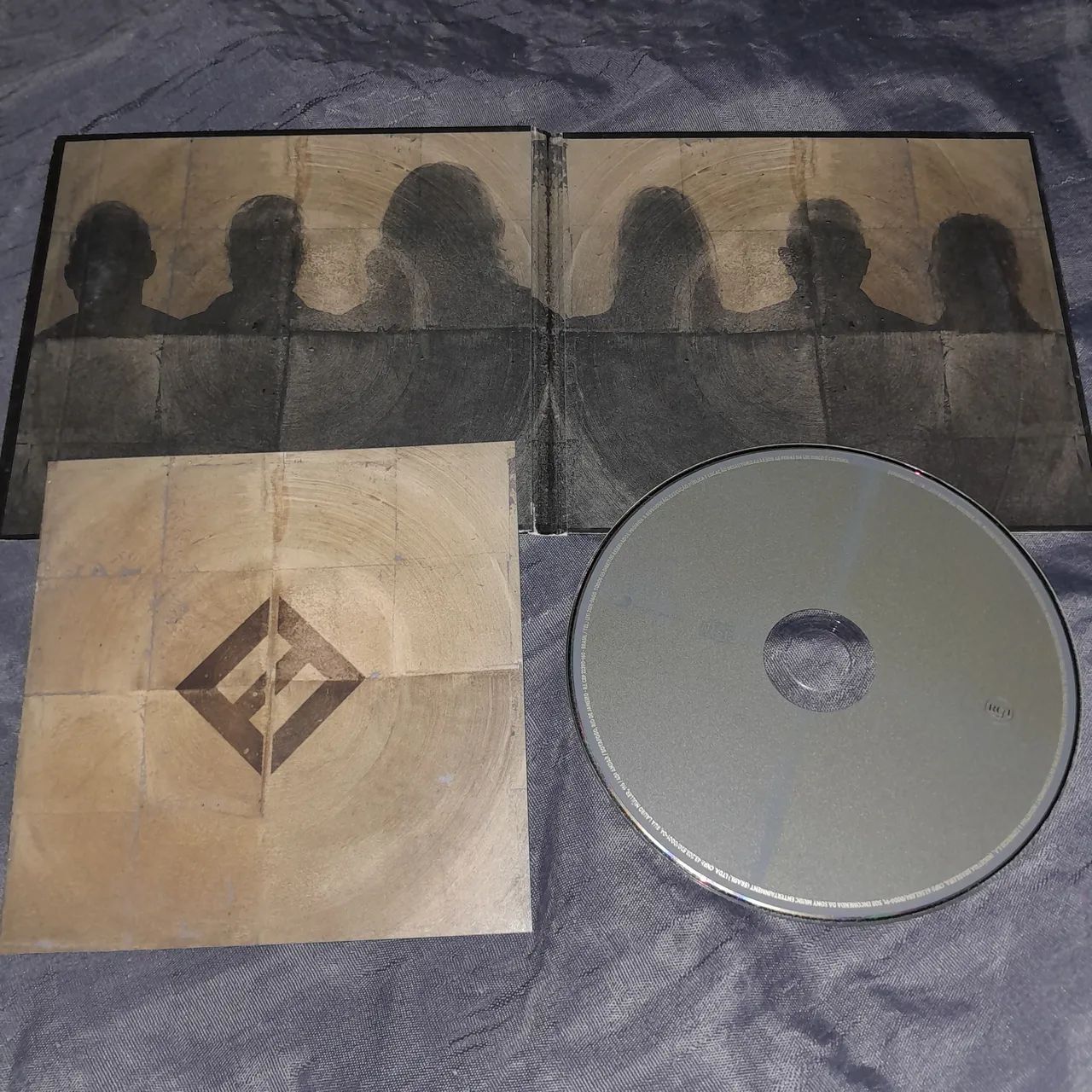 CD foo fighters-  concrete and gold - Foto 2