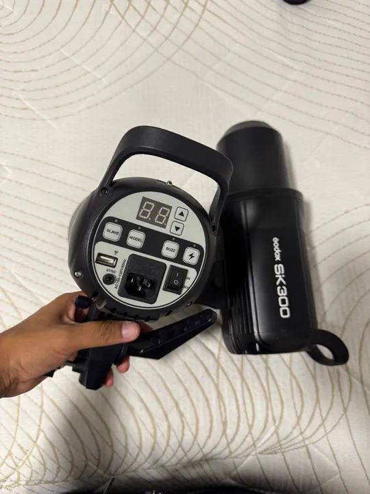 Flash Godox SK300 - Usado - Foto 2