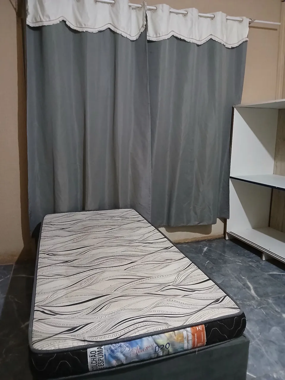 Aluga se kitinete 890 mensal