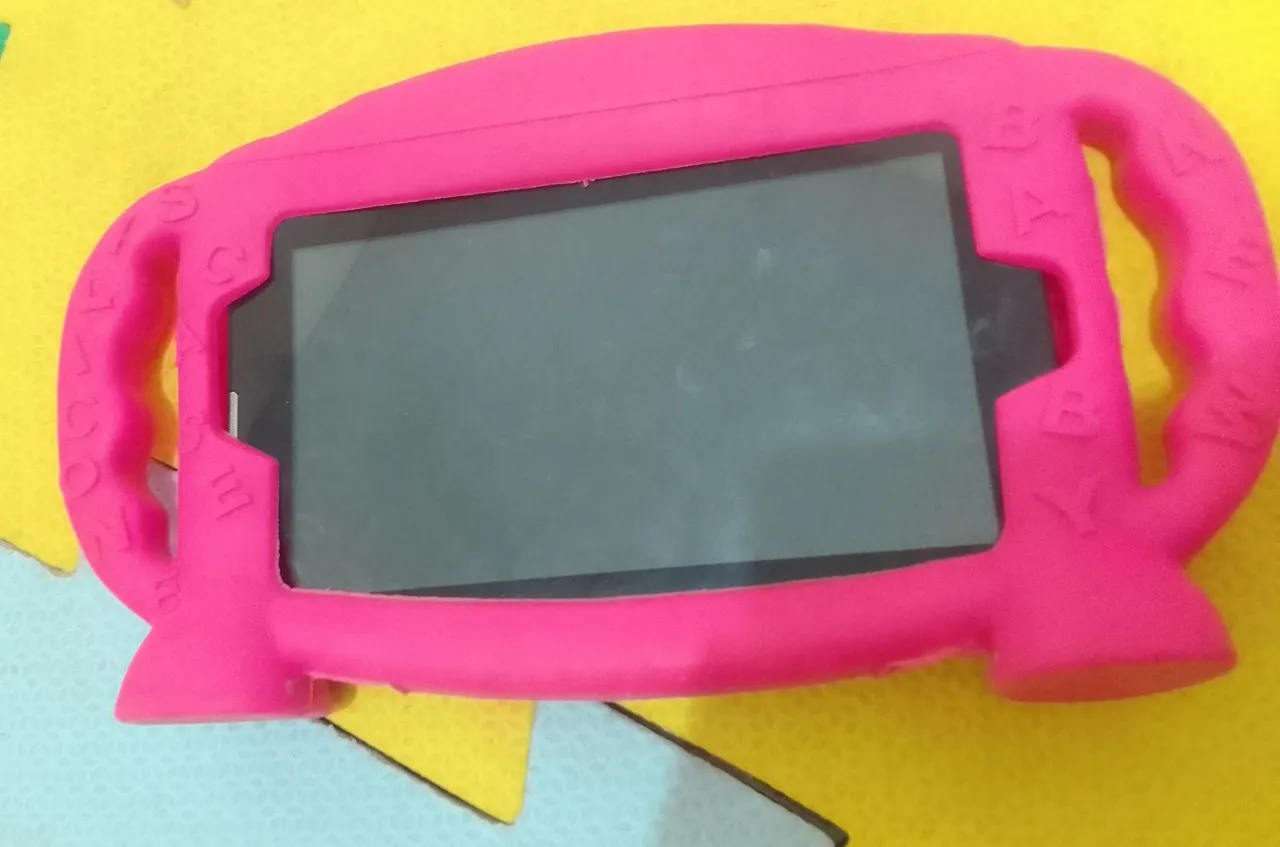 Tablet Multilaser 7 polegadas e 32 gb, funcionando