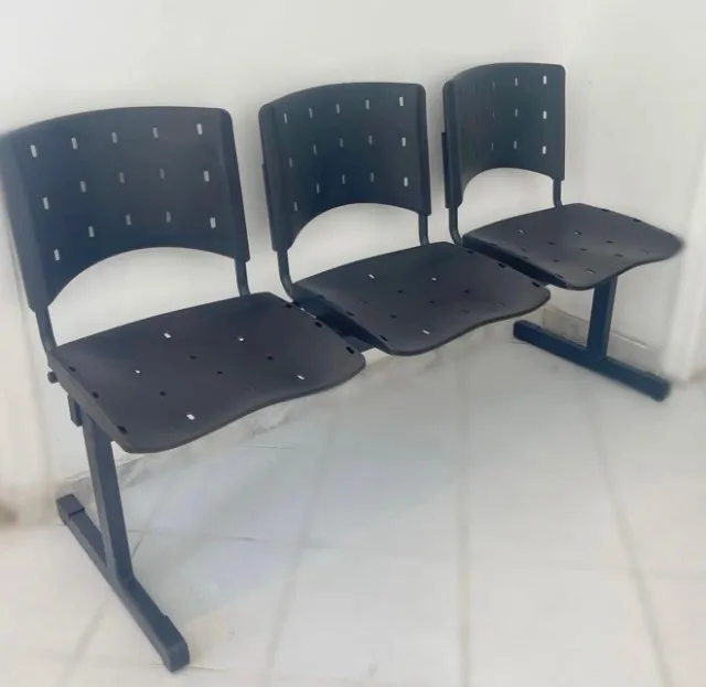 longarina cadeira com 3 lugares anatomica preta