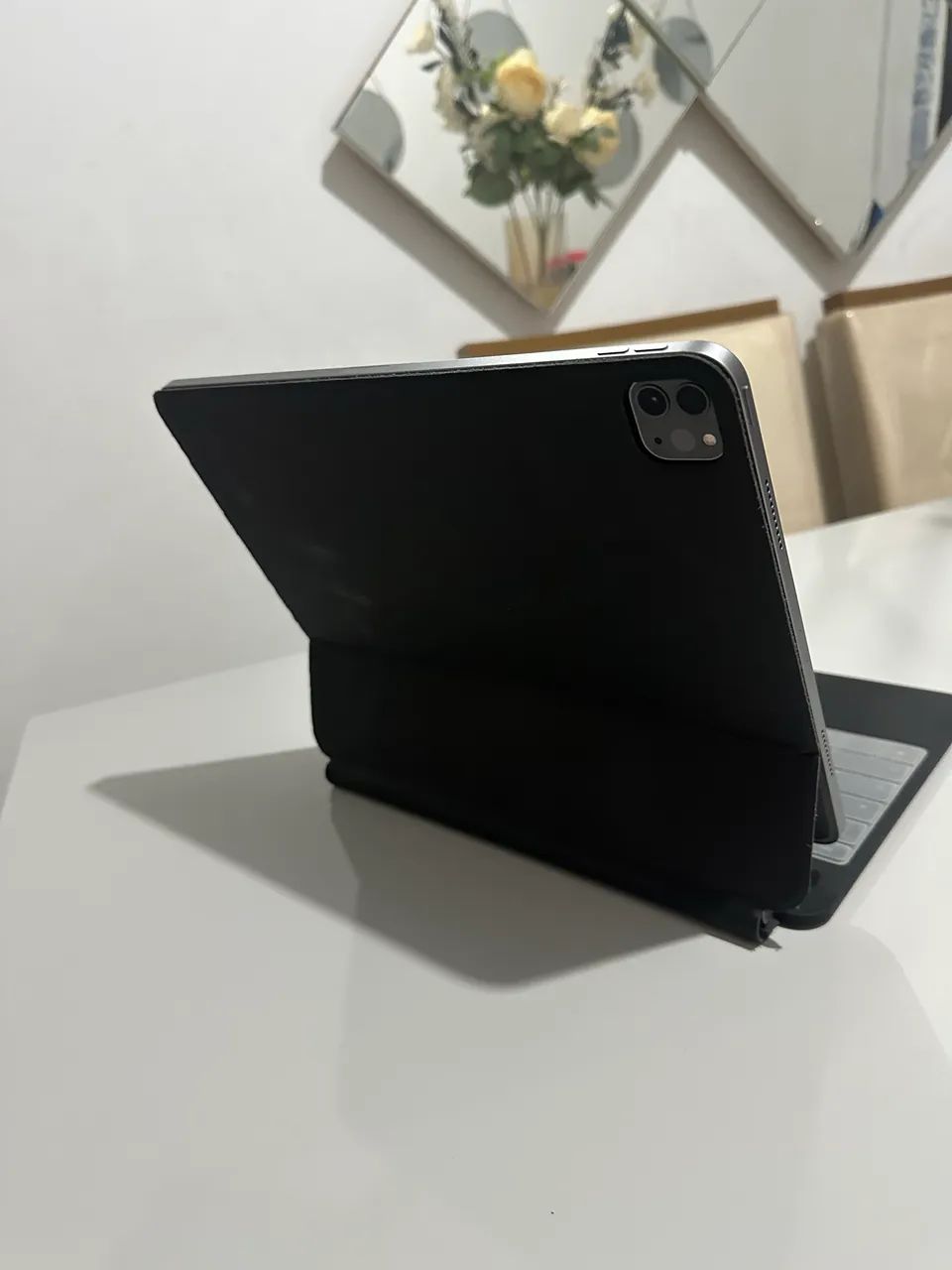 iPad Pro 12.9 - 6ª Geração (128GB) | Estado de Novo + Teclado Magnético - Foto 5