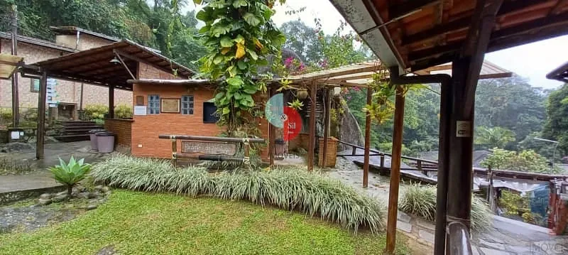 Sítio à venda, 7 suítes, 2 piscinas, acesso a cachoeira, 1427m², localizado na Barreira, G