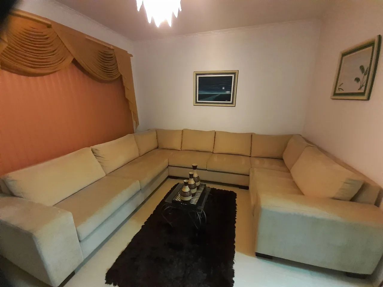 Sofá de Canto Bege - Conforto e Estilo para sua Sala444757627226050560