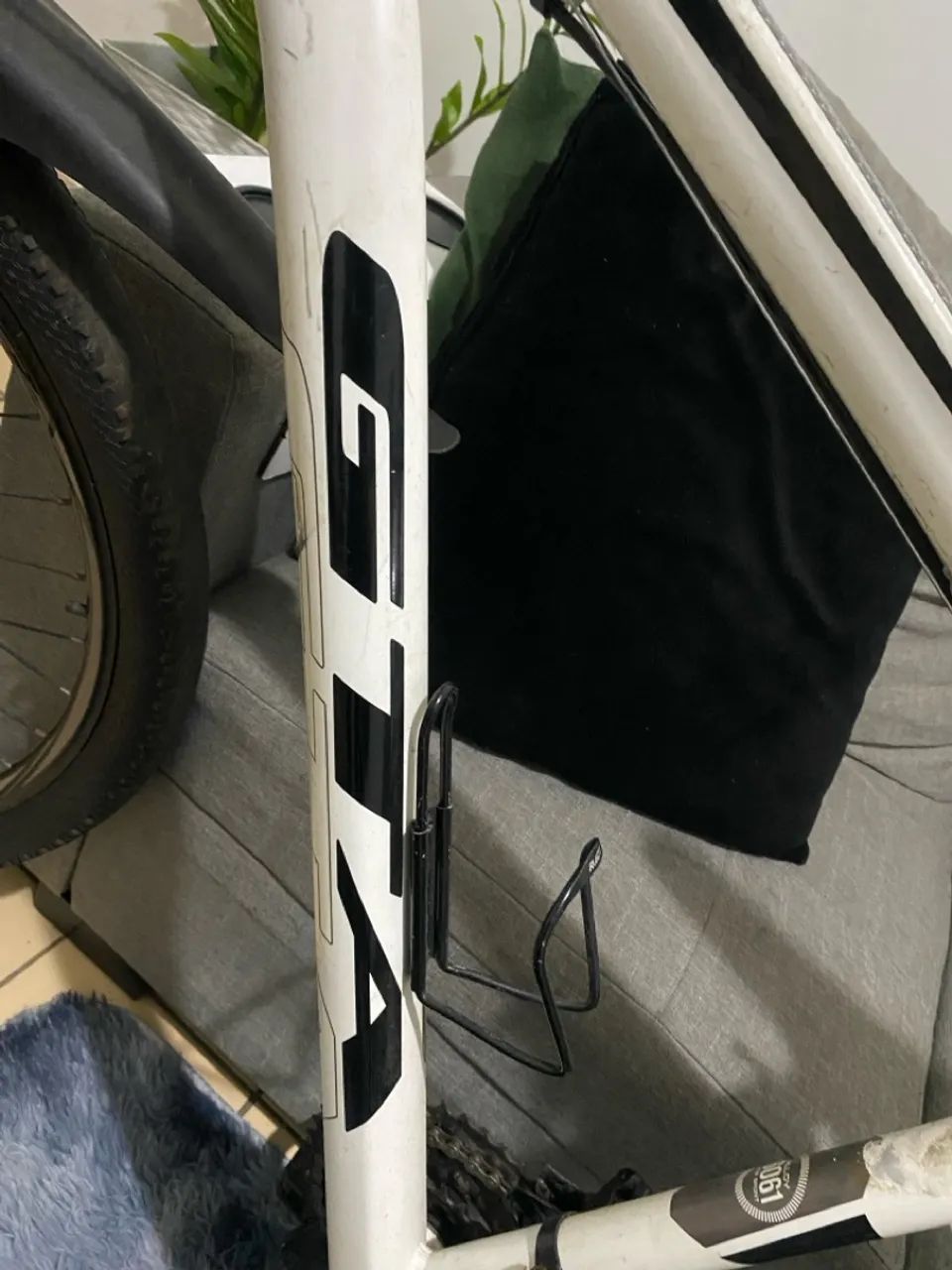 Bicicleta GTA Aro 29 com marchas - Foto 4