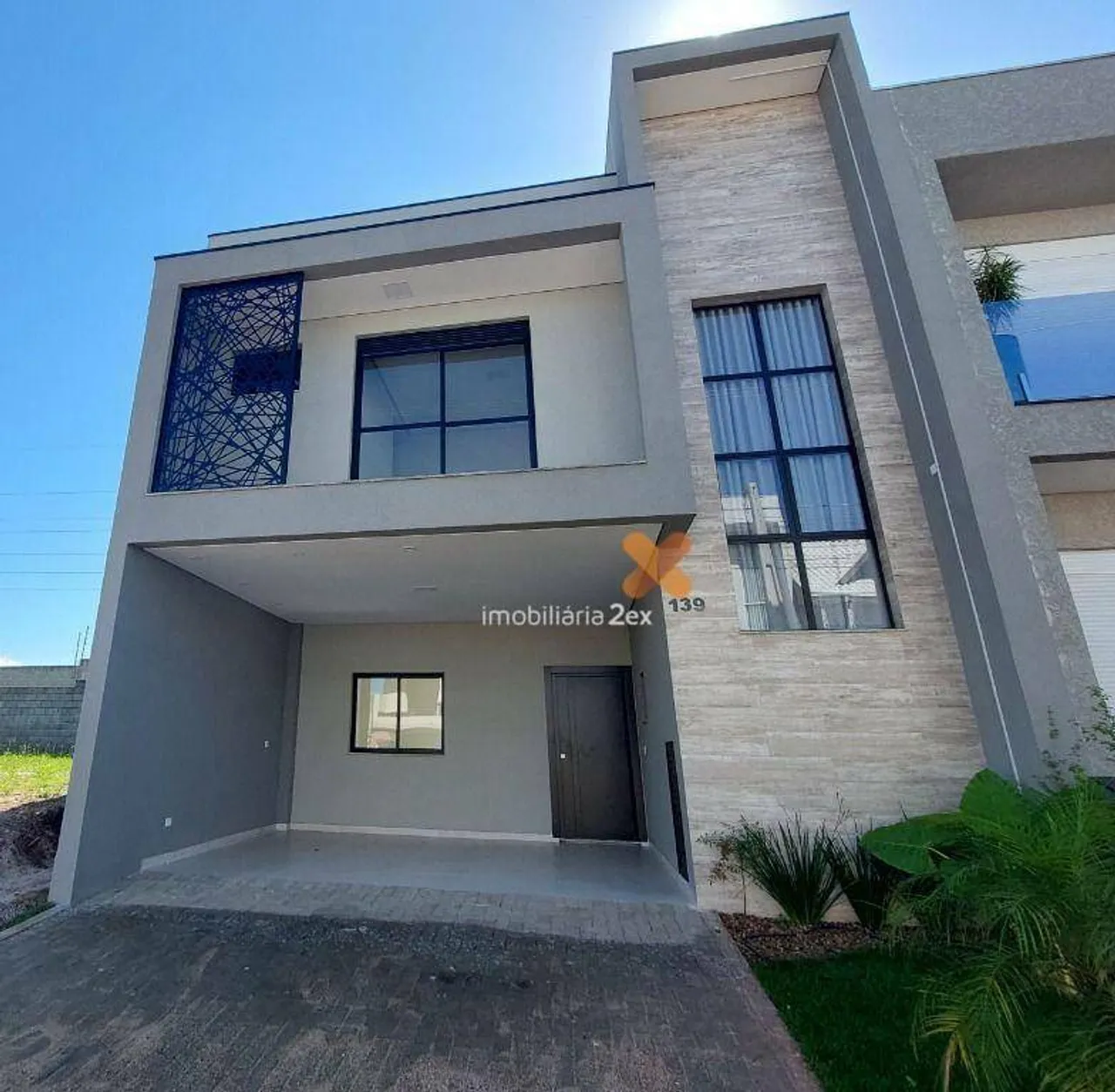 Sobrado com 3 dormitórios à venda, 140 m² por R$ 890.000,00 - Costeira - São José dos Pinh