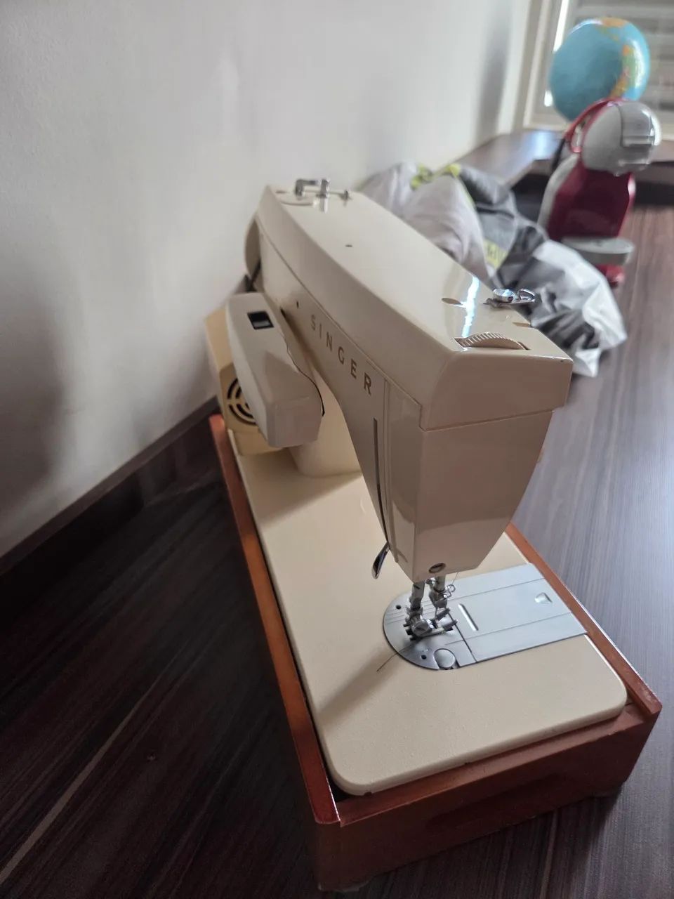 Máquina de Costura Singer - Foto 2