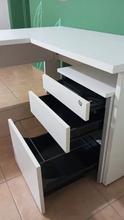 MESA PARA ESCRITÓRIO  MARCENARIA PRÓPRIA  - Foto 3