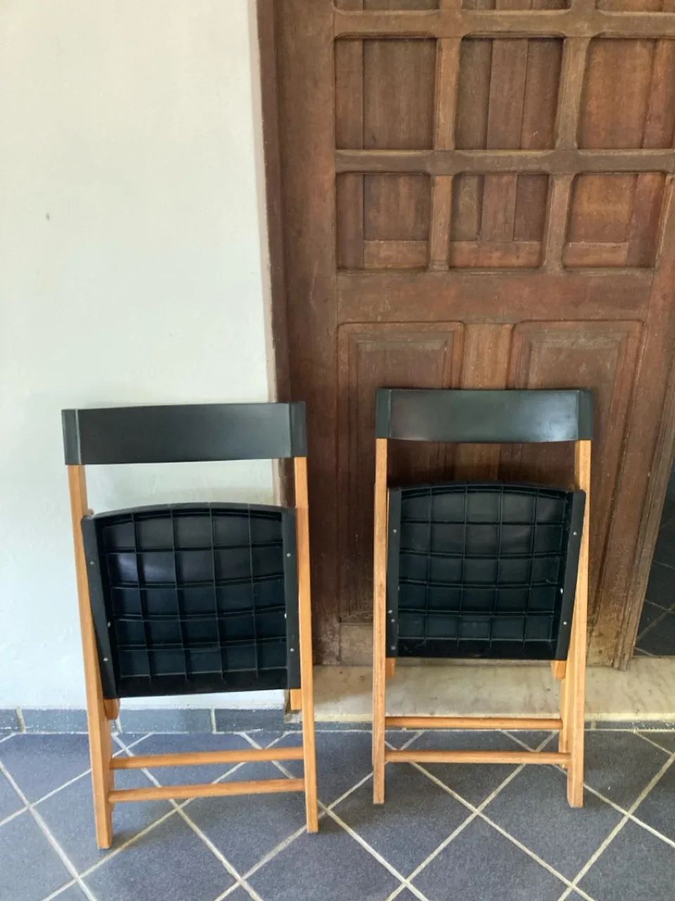 2 Cadeiras dobráveis com assento em material sintético - Foto 5
