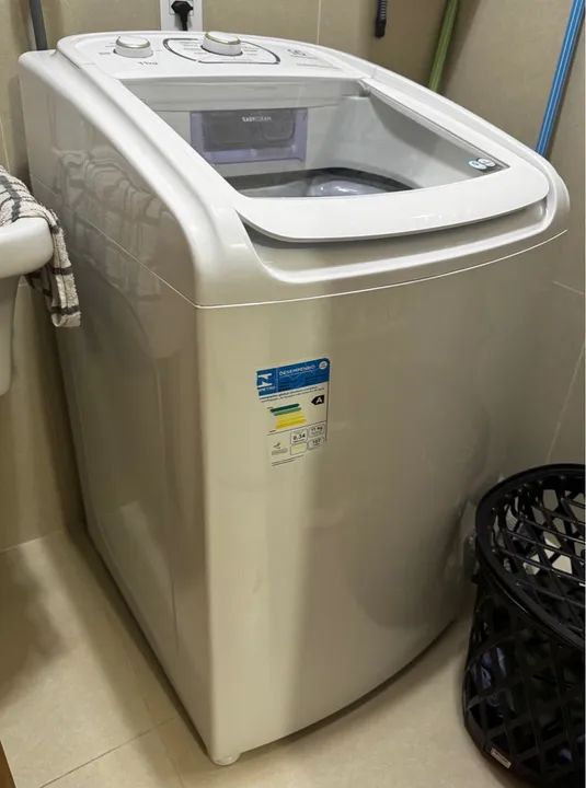 Máquina de Lavar Electrolux 11kg - Seminovo - Foto 3