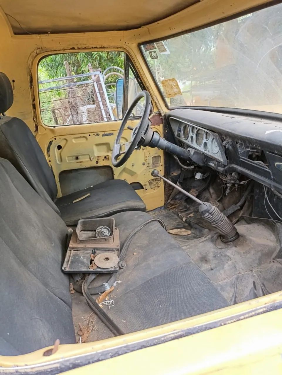 F4000 baú em dias diesel ano 1979<br>Placa Mercosul - Foto 2