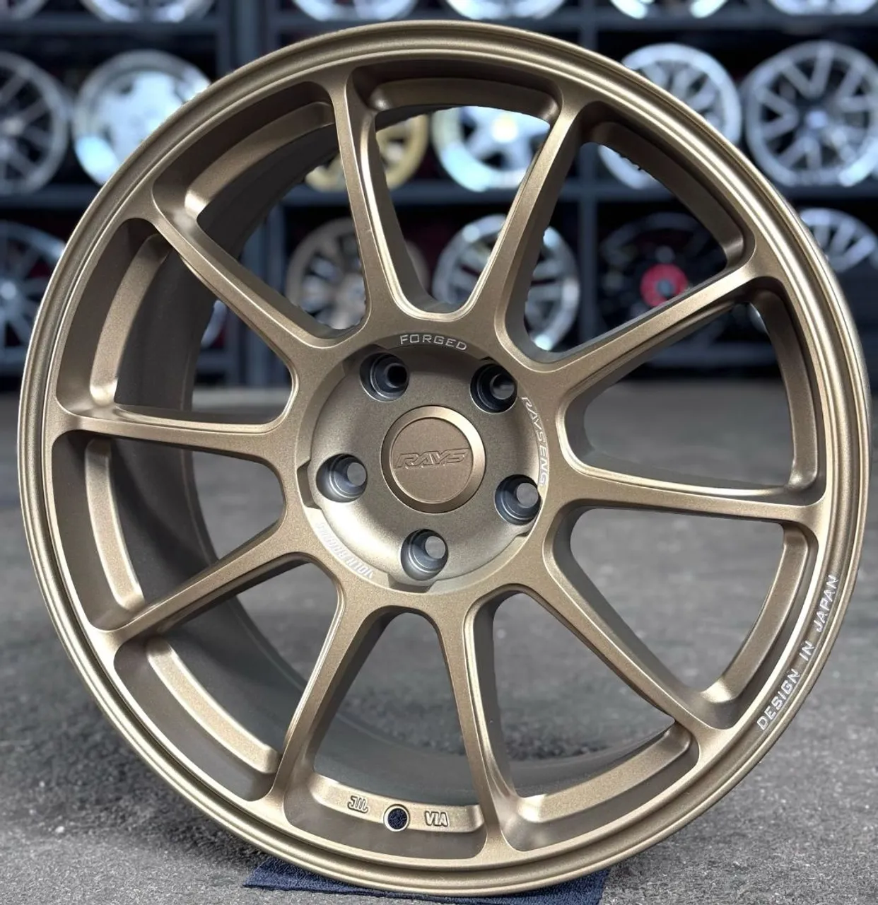 Rodas Alloy Rays ZE40 aro 18 - Peças para carros, vans e