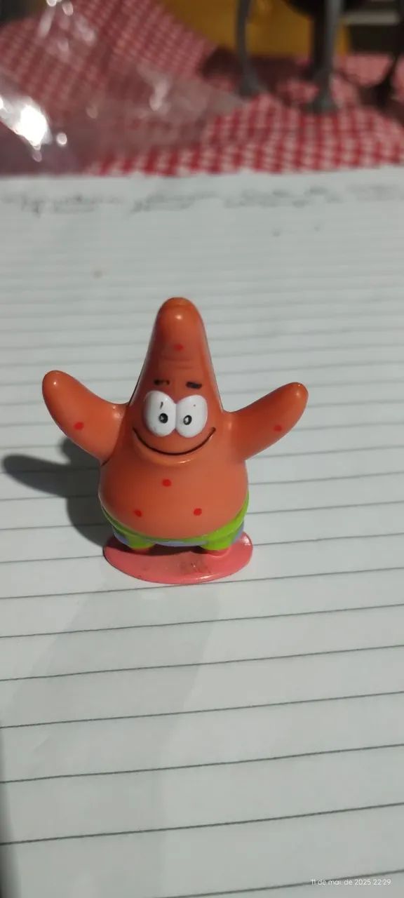 MINIATURA PATRICK DO FILME BOB ESPONJA 