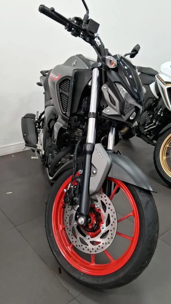 Fazer FZ 15 Modelo 25 + Emplacamento e Capacete Gratis, Ultimas Unidades! - Foto 3