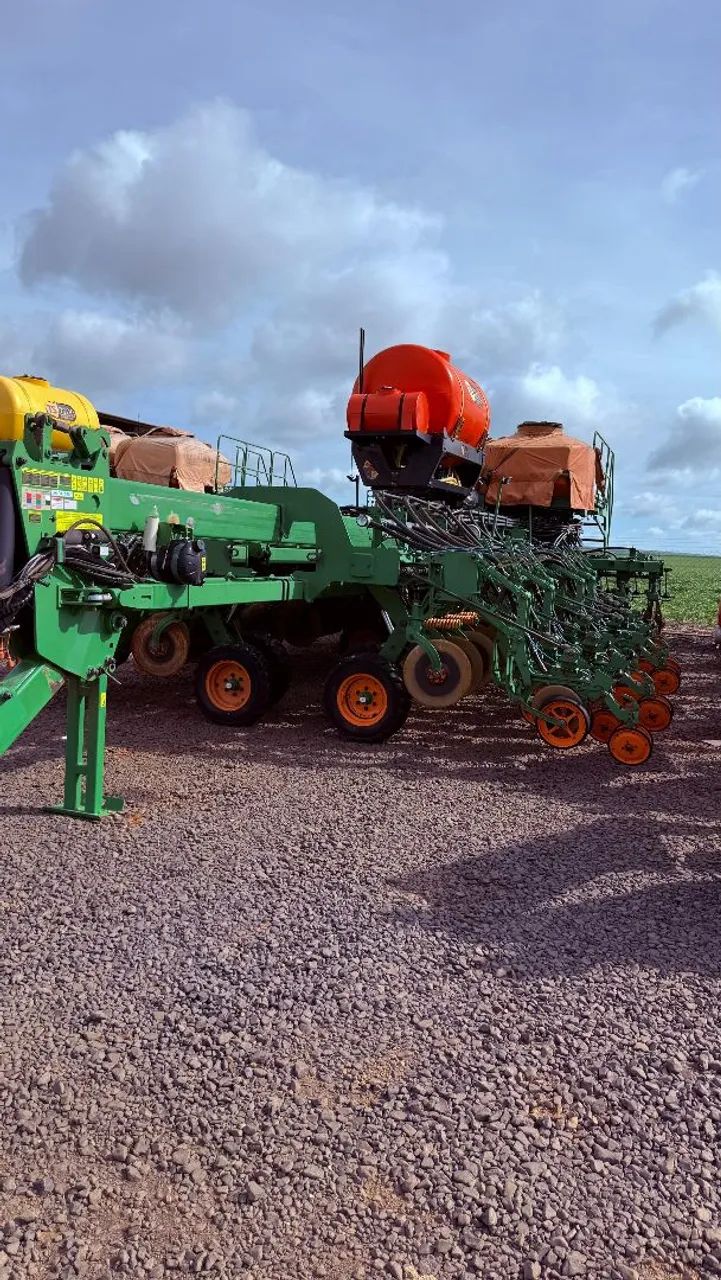 オーガスタ Plantadeira Stara Absoluta - Tratores e máquinas agrícolas