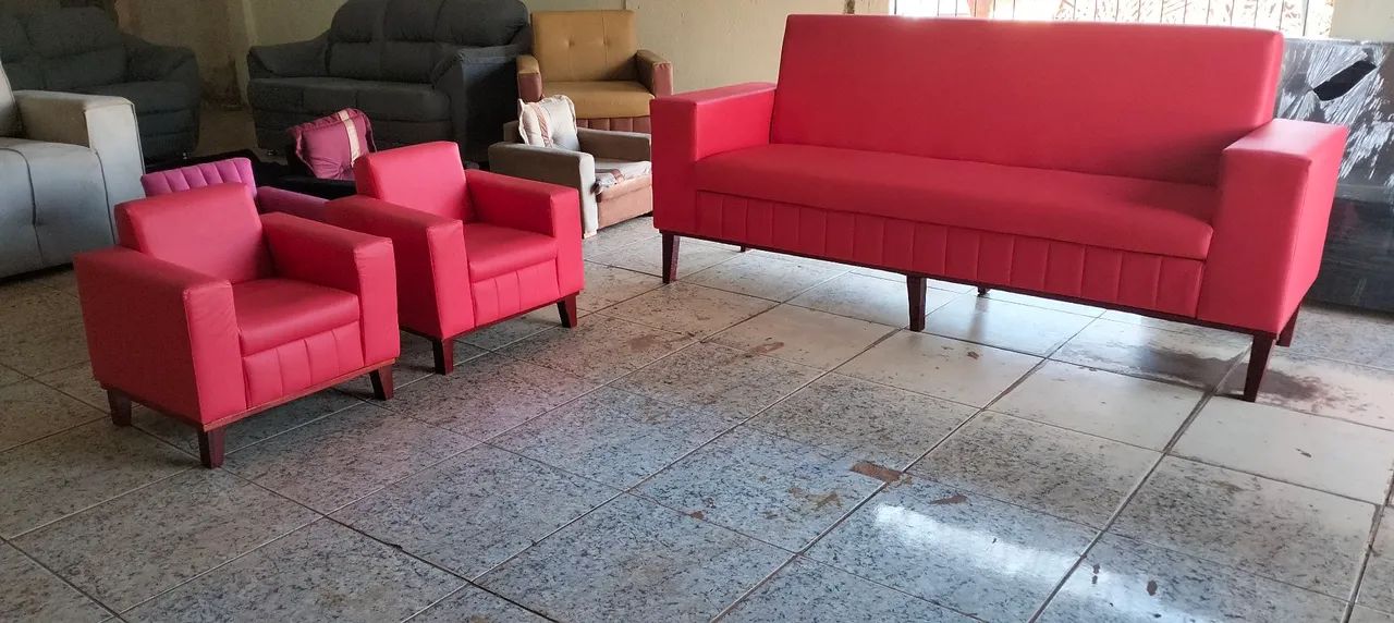 Conjunto de Sofá e Poltronas Vermelhas - Foto 2