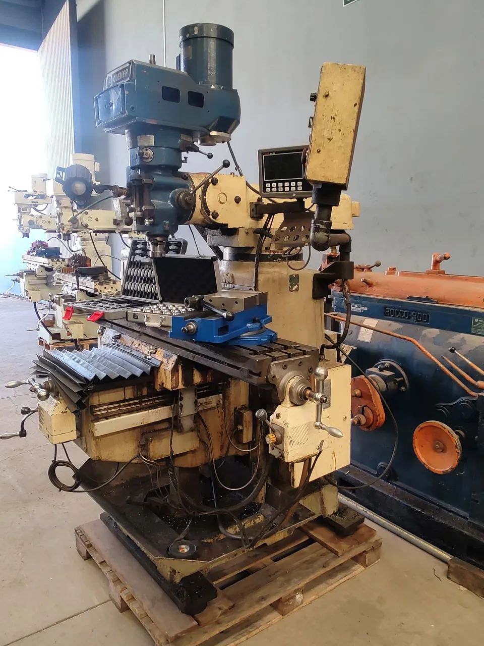 Fresadora ferramenteira clever ISO 4064961552575489122