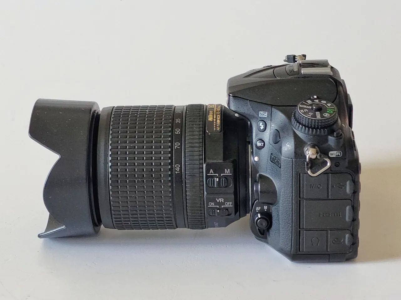 Nikon D7200 Camera with 18-140mm Lens64303753947009122