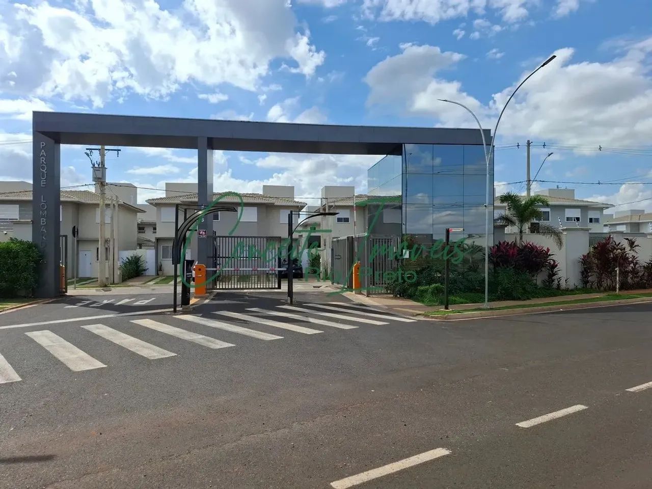 Parque Lombardia - Casa em Condomínio para Locação, Lazer Completo, Segurança.