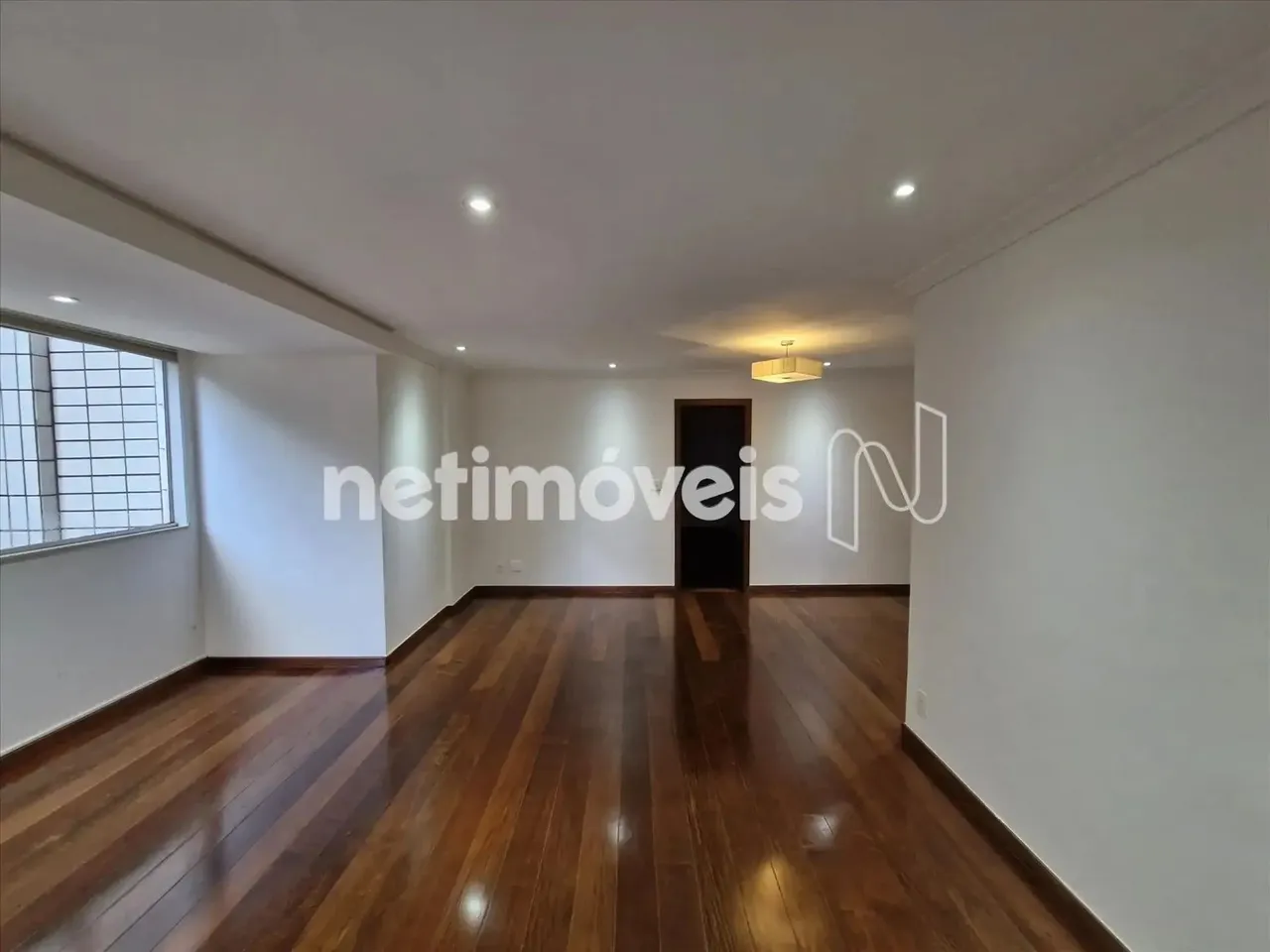 Apartamento para alugar em Santa Efigênia com 117 m² e 3 dormitórios/quartos disponíveis.