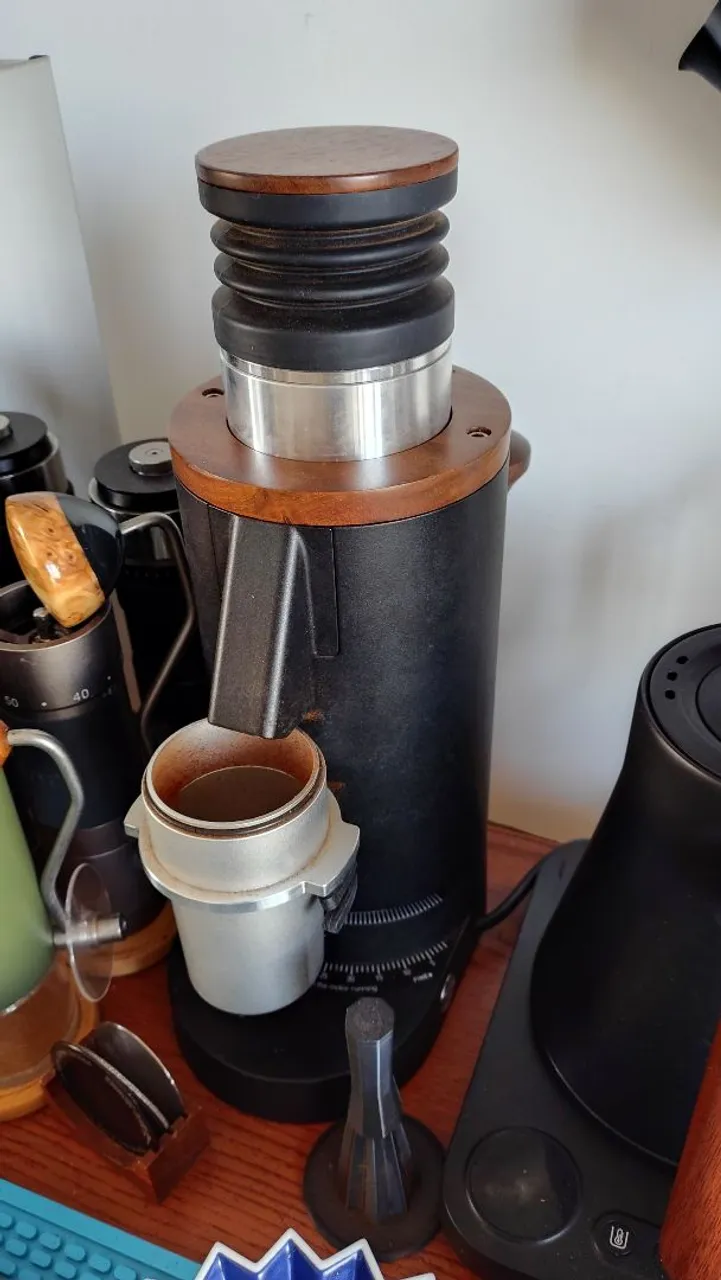 Moedor de Café Elétrico Miicoffee DF64P