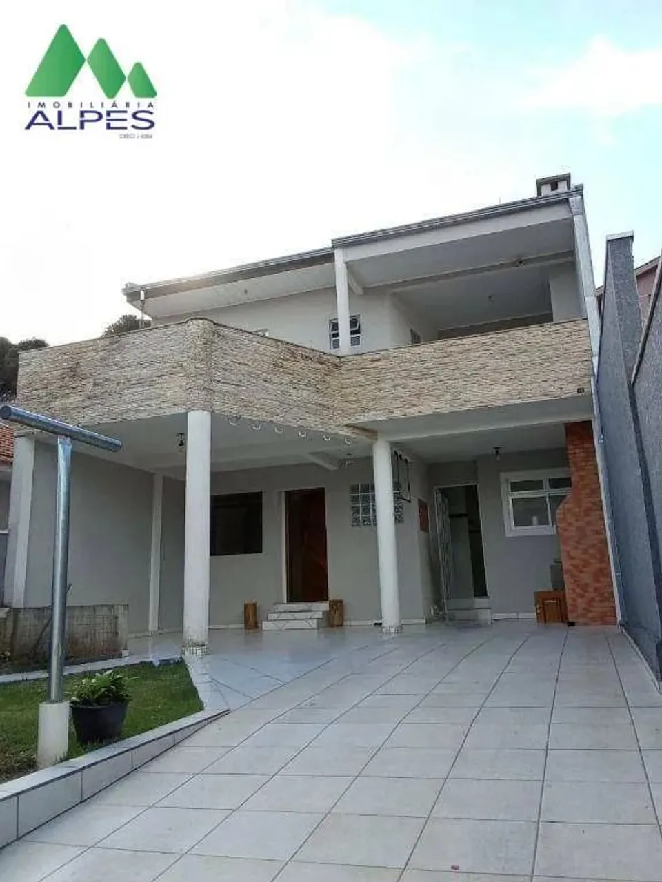 Sobrado com 2 dormitórios para alugar, 180 m² por R$ 3.821,59/mês - Xaxim - Curitiba/PR