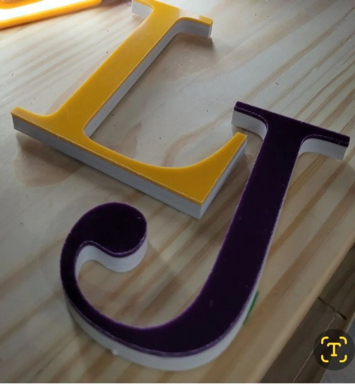 letras acrilico e pvc expandido
