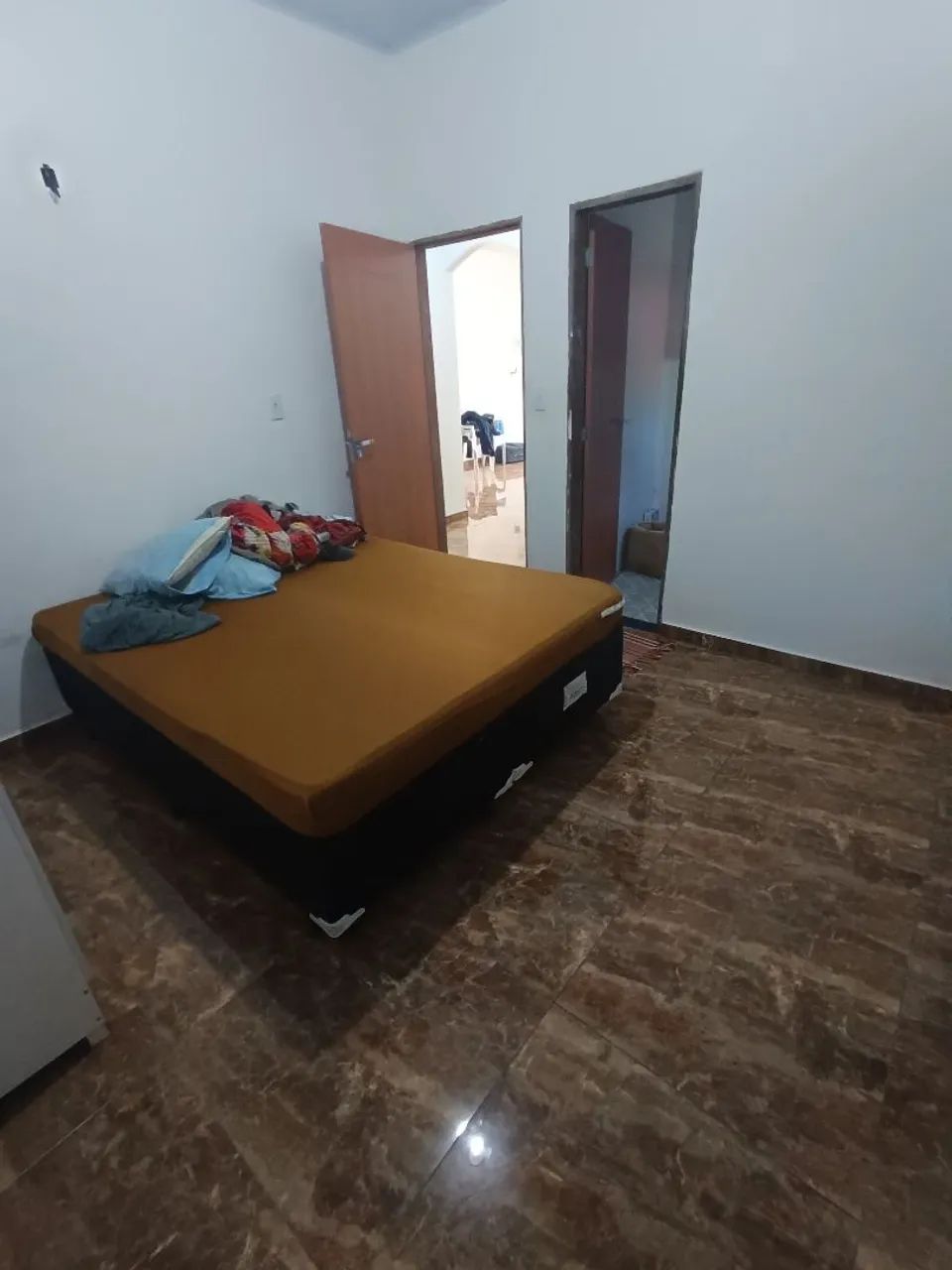 //Casa no Jorge Teixeira com quintal e garagem 