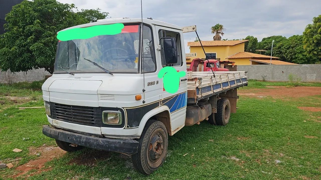 Caminhão Mercedes-Benz 608 - Foto 2