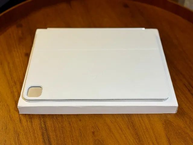 Magic Keyboard para iPad Pro 13 Polegadas M4 - SEMINOVO - Foto 5