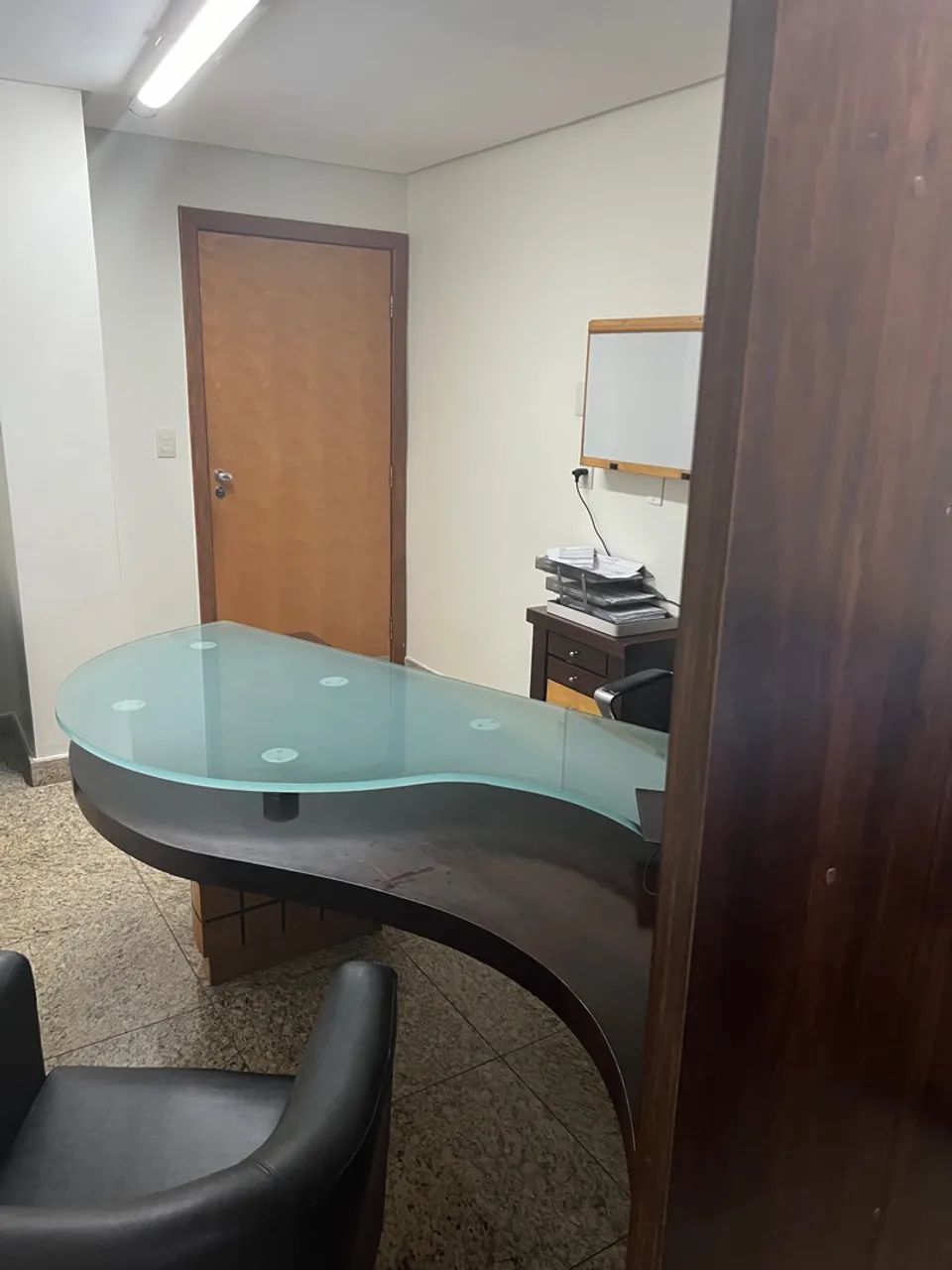 Mesa de Escritório Executiva com Design Elegante - Foto 4