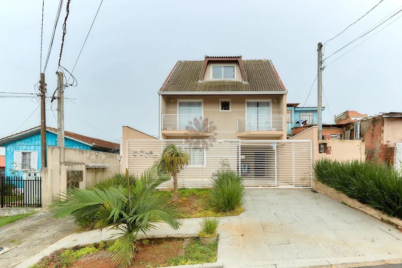 Sobrado Triplex, 3 quartos, cozinha com armários, Abranches - Foto 2