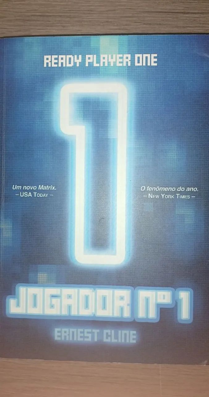 Vende-se livro Jogador Número 1 em ótimas condições seminovo 