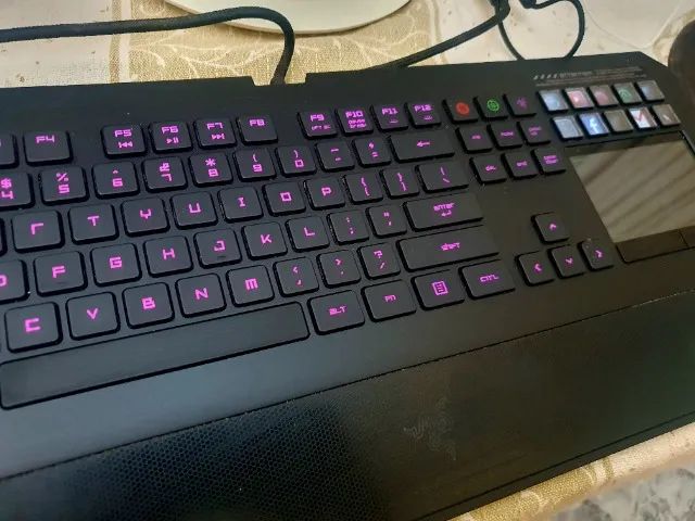 Teclado Razer Deathstalker Ultimate RGB