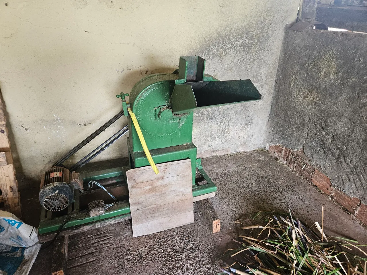 Triturador de capim Nogueira