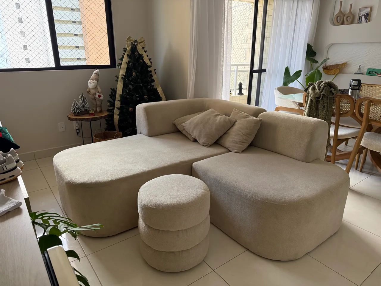 Sofá 2 lugares off-white - buclê - Foto 2