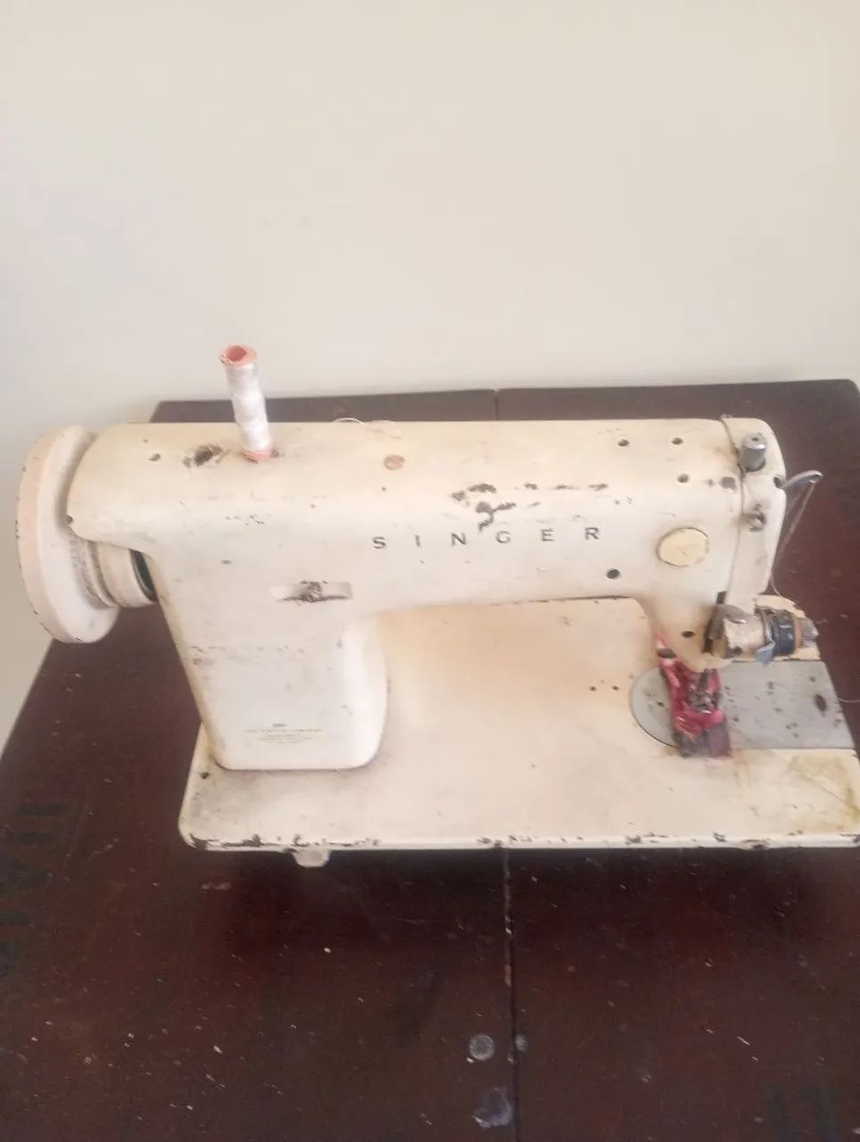 Máquina de costura antiga Singer (não sei se está funcionando)