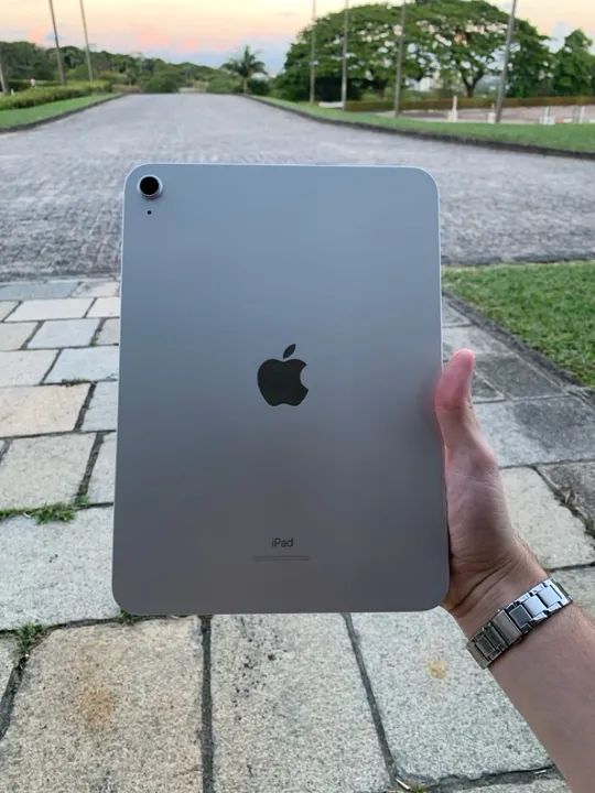 iPad 10ª geração + Capa teclado Logitech Folio Touch Com Trackpad - Foto 2