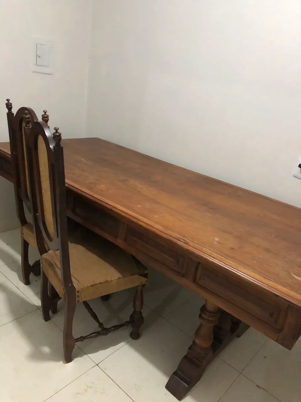 Mesa de madeira com 6 cadeiras - Foto 3