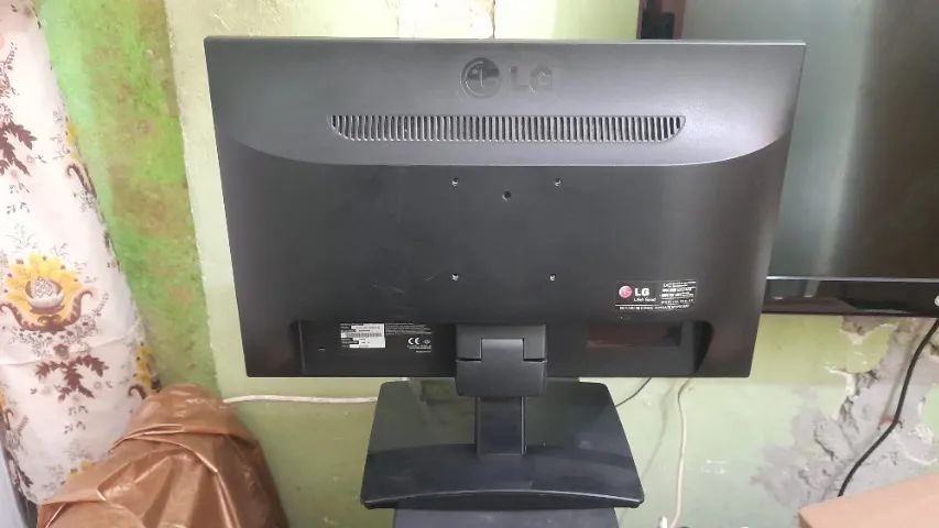Monitor LG Flatron E1941c 18,5pol Led Lcd Wide Vga - Foto 3