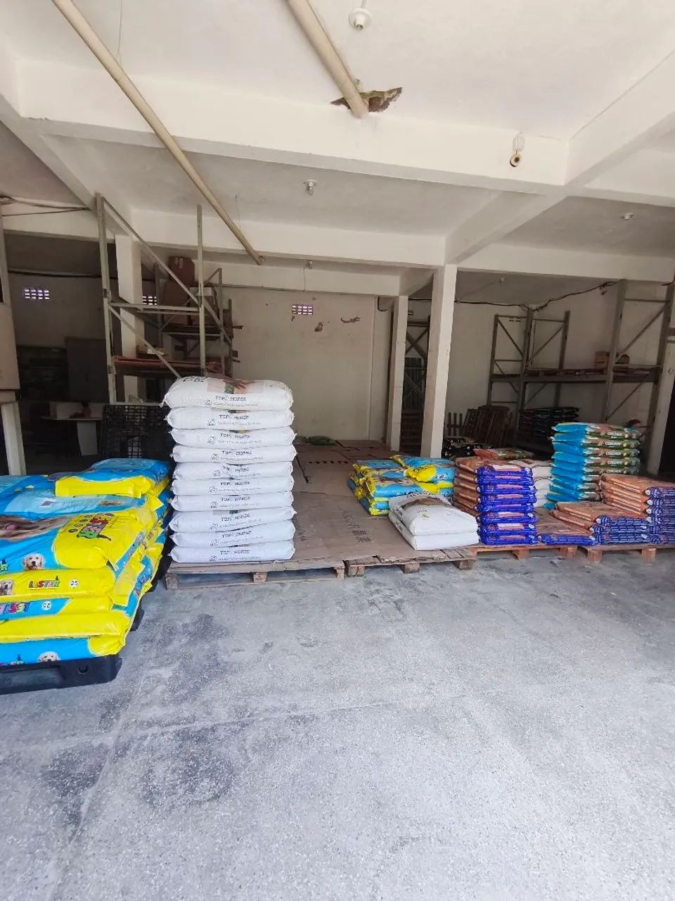IMÓVEL COMERCIAL 560m² COM ESTACIONAMENTO  - JOÃO DURVAL | PRÓXIMO AO CHARMANT E BOULEVARD - Foto 4